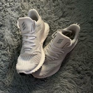Adidas Alphabounce